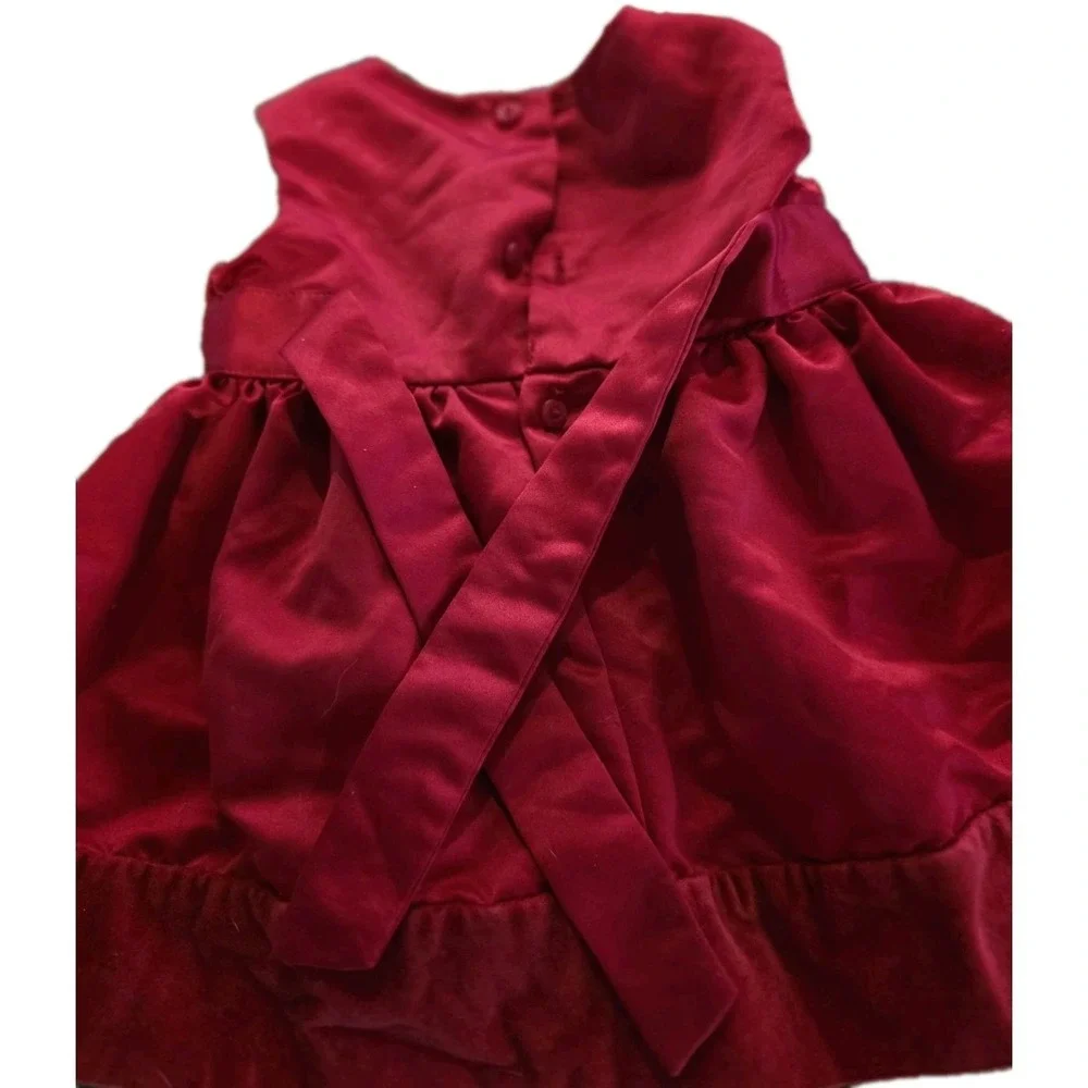 Carter Velvet RED dress. Size 6. Ribbon. Excellent Condition